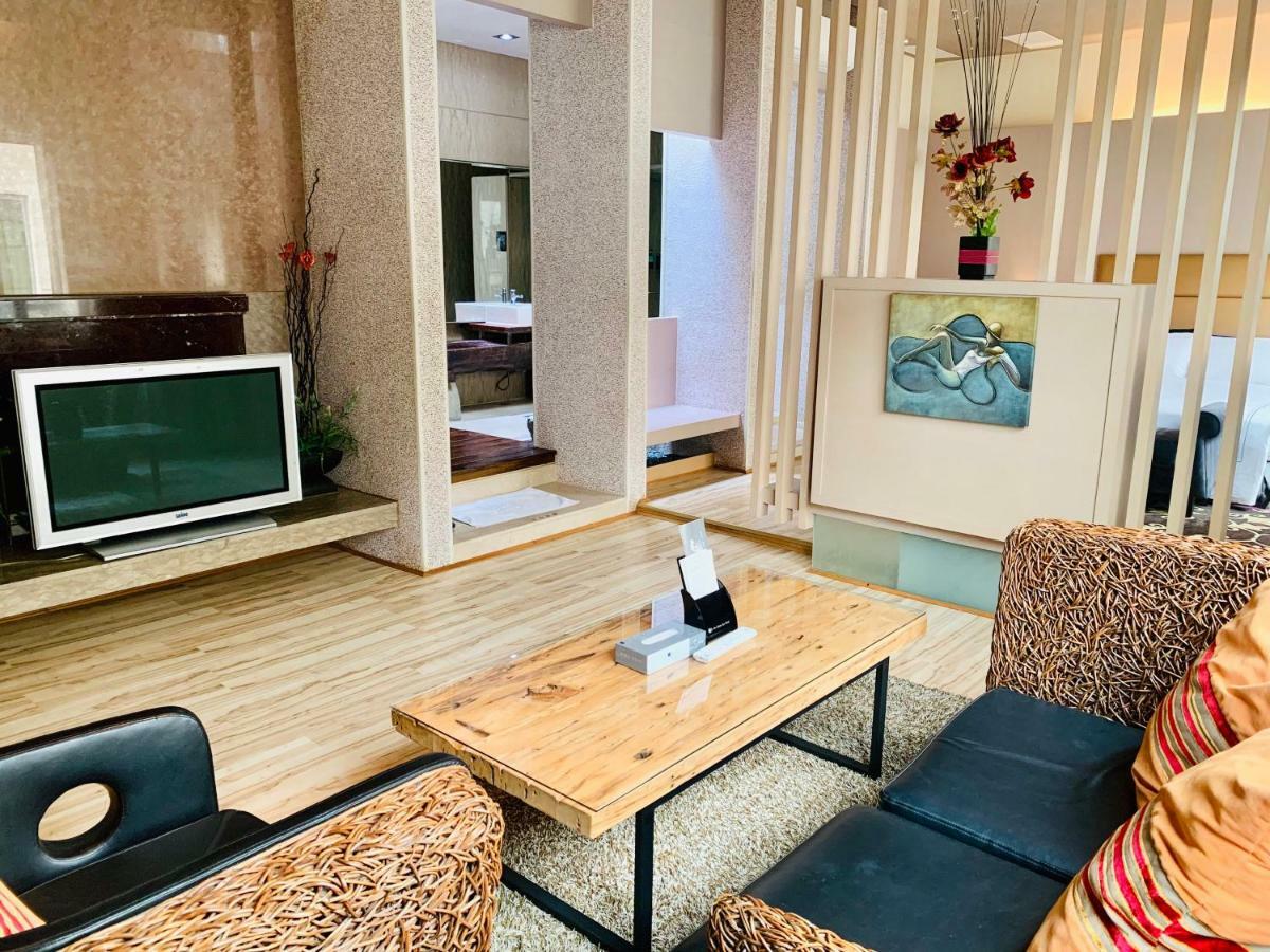 Her Home Spa Motel Chiayi Екстериор снимка
